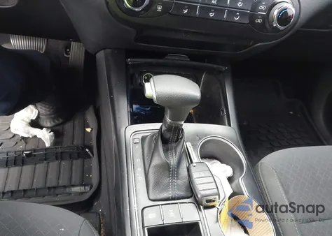 2019 Kia Sorento 2.4L Lx из США, поврежденный, VIN 5XYPGDA3XKG526370